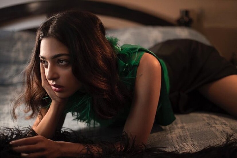 • বলিউডের অন্যতম প্রতিভাবান নায়িকাদের অন্যতম রাধিকা আপ্তে । ‘পার্চড’, ‘প্যাডম্যান’, ‘অহল্যা’, ‘বদলাপুর’, ‘অন্ধাধুন’-এর মতো প্রশংসিত ছবিতে অভিনয় করে বিপুল জনপ্রিয়তা পেয়েছেন তিনি । কিন্তু তাঁর জীবনেও ঘনিয়ে এসেছিল চরম দুঃসময় । ছবি: ইনস্টাগ্রাম ।