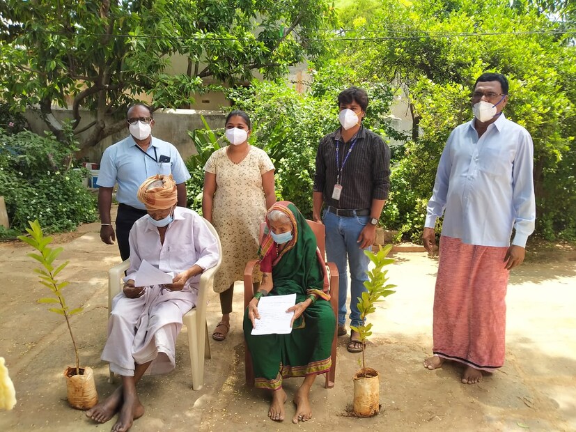 &quot;ইতিবাচক মনোভাব ধরে রাখতে পারলেই জীবন সুখে পরিপূর্ণ হয়ে ওঠে। যৌবনে আমার এবং স্ত্রীর উপর দিয়ে কম ঝড় যায়নি। কিন্তু আমরা রোজ নিজেদের মধ্যে গল্প করতাম, হাসি-তামাশা করতাম। আজও আমাদের কথার অভাব হয় না। মনে যদি সুখ থাকে, তাহলে কোনও কিছুই বাধা বলে মনে হয় না&quot;, জানিয়েছেন ইরান্না।