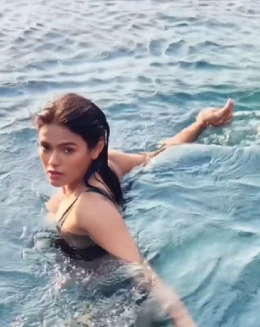 সনিয়ার এই ফটো শ্যুট তাঁর ফ্যানরা অসম্ভব পছন্দ করছেন৷ (photo credit: instagram / @sonyaaayodhya) সনিয়ার এই ফটো শ্যুট তাঁর ফ্যানরা অসম্ভব পছন্দ করছেন৷ (photo credit: instagram / @sonyaaayodhya)