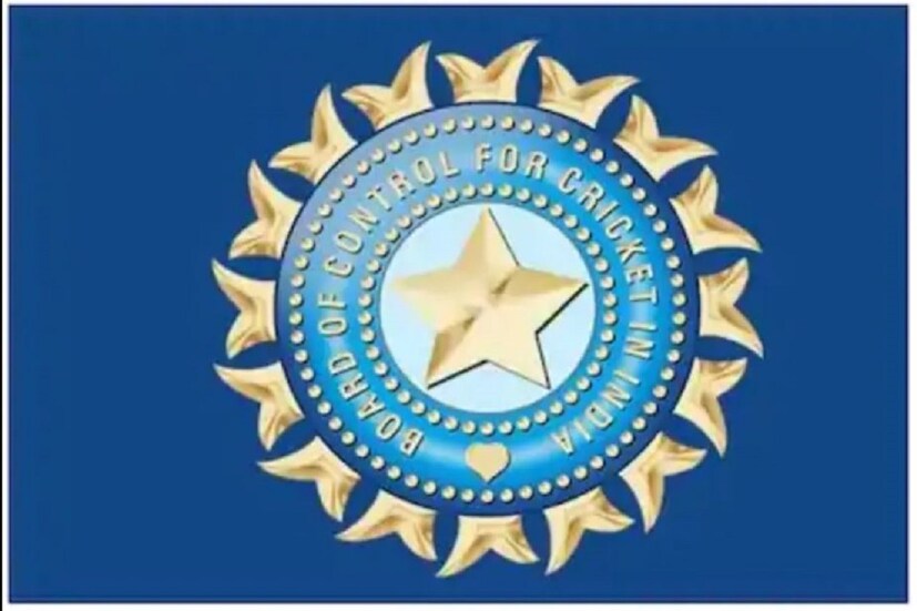 করোনা ভাইরাসের (Coronavirus)  বিরুদ্ধে পুরো পৃথিবী লড়াই করছে৷ দেশে এই মুহূর্তে মারণ ভাইরাসের দ্বিতীয় ঢেউ (Covid 19 Second Wave) একেবারে মৃত্যুর খেলা শুরু করেছে৷ সাধারণ মানুষদের মতো তারকারাও এই মারণ ভাইরাসের হাতে মৃত্যুমুখে পড়ছেন৷ এবার ভারতীয় ক্রিকেটেও হানা দিল এই মারণ করোনা ভাইরাস৷ Photo- File 