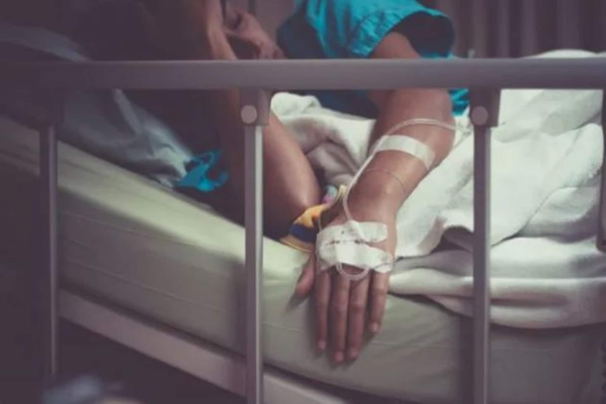 Coronavirus Crisis: মৃত্যুশয্যায় মুসলিম করোনা রোগীর কানে ইসলামের প্রার্থনা শোনালেন হিন্দু ডাক্তার!