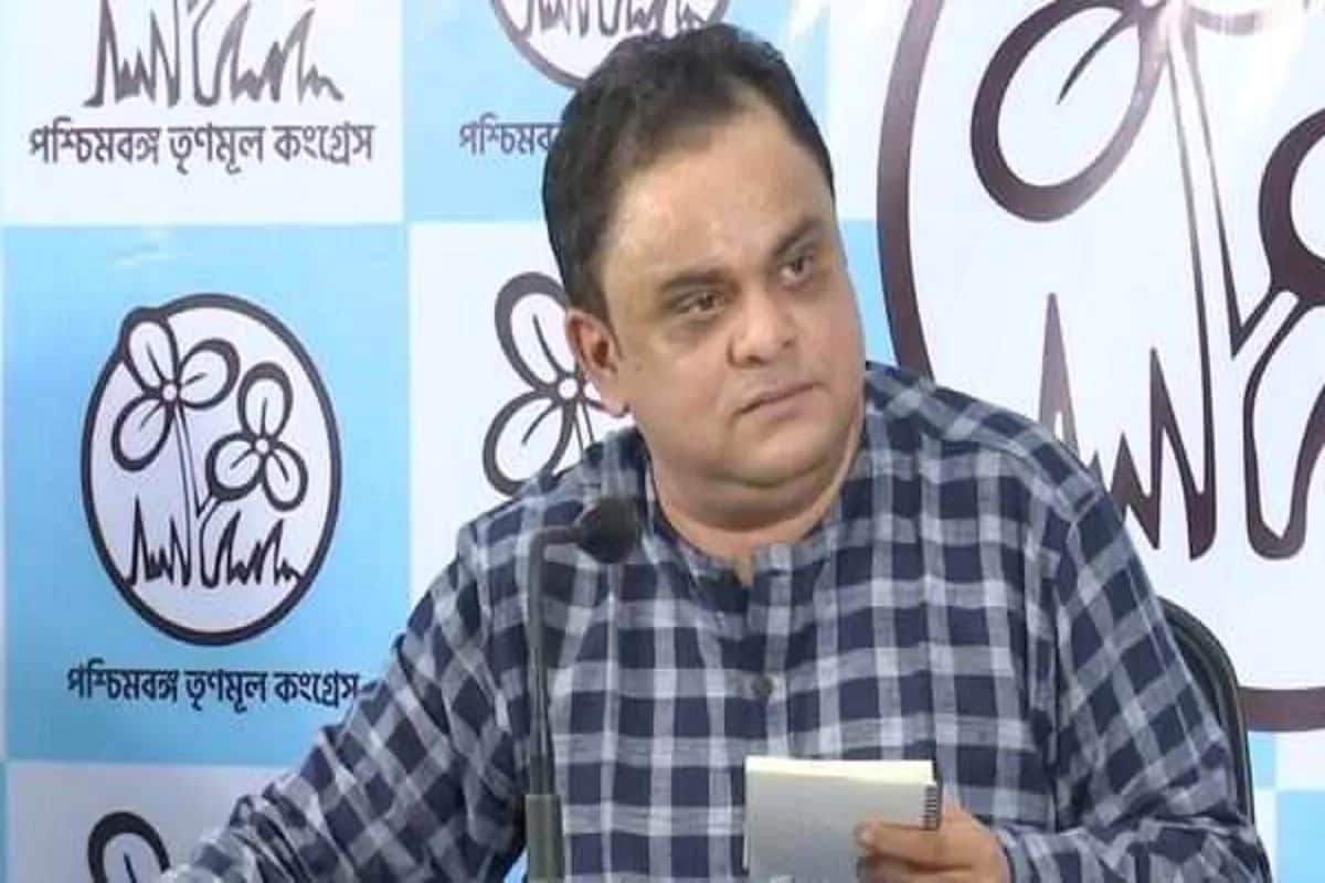 এর পাশাপাশি গুরুত্ব বেড়েছে ব্রাত্য বসুরও৷ পার্থ চট্টোপাধ্যায়ের থেকে স্কুল শিক্ষার পাশাপাশি উচ্চ শিক্ষার দায়িত্বও পেয়েছেন ব্রাত্য৷ অতীতে অবশ্য এই শিক্ষা দফতর সামলানোর অভিজ্ঞতা রয়েছে তাঁর৷ এর পাশাপাশি গুরুত্ব বেড়েছে ব্রাত্য বসুরও৷ পার্থ চট্টোপাধ্যায়ের থেকে স্কুল শিক্ষার পাশাপাশি উচ্চ শিক্ষার দায়িত্বও পেয়েছেন ব্রাত্য৷ অতীতে অবশ্য এই শিক্ষা দফতর সামলানোর অভিজ্ঞতা রয়েছে তাঁর৷
