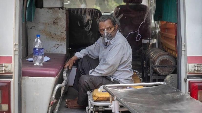 • এ হেন পরিস্থিতিতে অনেকের মনেই একটাই প্রশ্ন করোনা না হলেও কী মানুষ ব্ল্যাক ফাঙ্গাসে আক্রান্ত হতে পারেন? একজন সুস্থ মানুষের ক্ষেত্রে এই রোগে আক্রান্ত হওয়ার ভয় কতটা ? এ বিষয়ে আলোকপাত করেছেন বিশেষজ্ঞরা । 