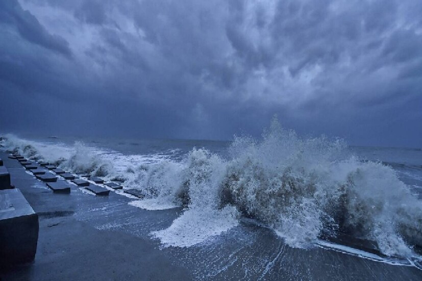 UMANG অ্যাপ - Android ও iOS থেকে UMANG অ্যাপের মাধ্যমে Cyclone Yaas-এর অবস্থান দেখে নিতে পারবেন।  