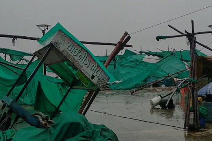 ঝড়ের দাপটে মহারাষ্ট্র ও গুজরাটের পাশাপাশি গোয়াতেও ব্যাপক ক্ষয়ক্ষতি হয়েছে ৷ গোয়ায় একদিন পরে আসবে বিদ্যুৎ ৷ রবিবার উপকূলবর্তী এলাকার উপর দিয়ে ঝড় যাওয়ার সময় প্রায় ৭০০ লাইট পোস্ট পড়ে গিয়েছে এবং ২০০-৩০০ট্রান্সফরমার উপড়ে গিয়ে বিপর্যস্ত বিদ্যু‍‍‍‍‍ৎ সরবরাহ ব্যবস্থা।সরকারের তরফে জানানো হয়েছে, রাজ্যের বিদ্যুৎ পরিস্থিতি স্বাভাবিক হতে প্রায় ১ দিন সময় লাগবে৷ 