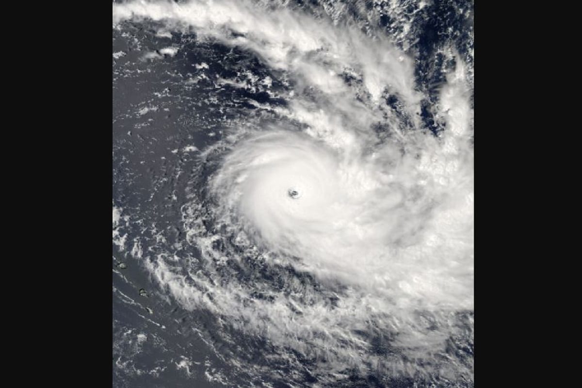 এদিকে Cyclone Yaas-র নামকরণ করেছে ওমান৷ বাংলায় যশ শব্দের যা মানে তার ধারেকাছেও নয় এর মানে৷ তাদের ভাষায় শব্দটির মানে হতাশা৷ এদিকে Cyclone Yaas-র নামকরণ করেছে ওমান৷ বাংলায় যশ শব্দের যা মানে তার ধারেকাছেও নয় এর মানে৷ তাদের ভাষায় শব্দটির মানে হতাশা৷