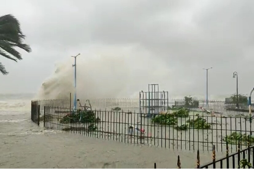 রেড অ্যালার্ট। পূর্ব মেদিনীপুরের জেলাশাসককে নবান্ন থেকে বিশেষ ভাবে সতর্ক করা হয়ে। 