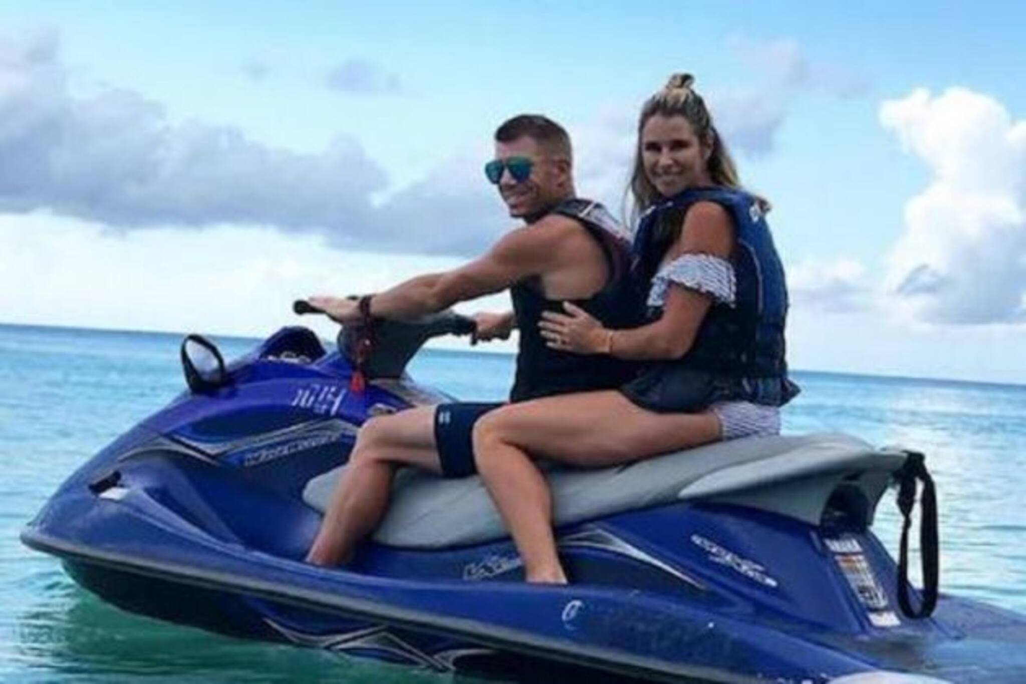 ভারতের অবস্থা দেখে বাবা-র জন্য প্রচণ্ড ভয় পেয়ে ছিল ওয়ার্নারের মেয়েরা, বোমা স্ত্রী-র