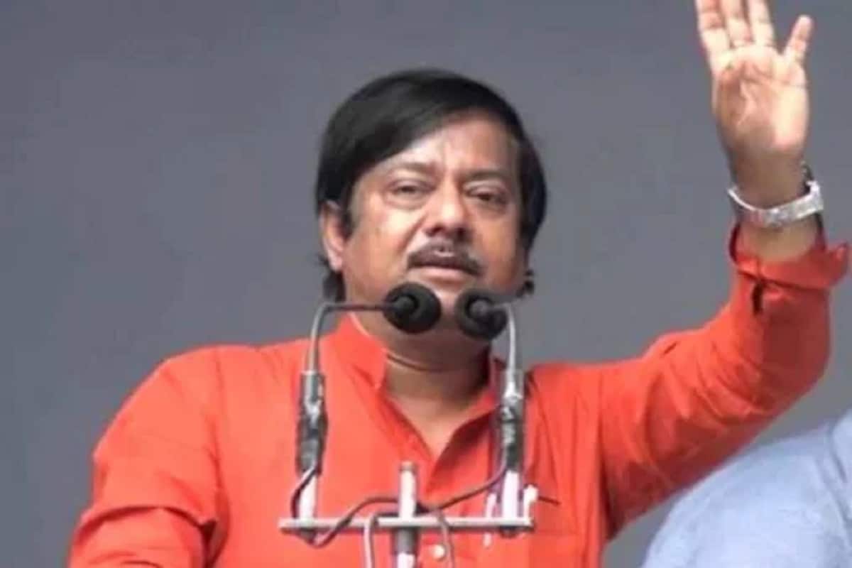 বনমন্ত্রক ও অচিরাচরিত শক্তির দায়িত্ব পাচ্ছেন জ্যোতিপ্রিয় মল্লিক। তাঁর দফতরে প্রতিমন্ত্রী হিসেবে কাজ করবেন বীরবাহা হাঁসদা। বনমন্ত্রক ও অচিরাচরিত শক্তির দায়িত্ব পাচ্ছেন জ্যোতিপ্রিয় মল্লিক। তাঁর দফতরে প্রতিমন্ত্রী হিসেবে কাজ করবেন বীরবাহা হাঁসদা।