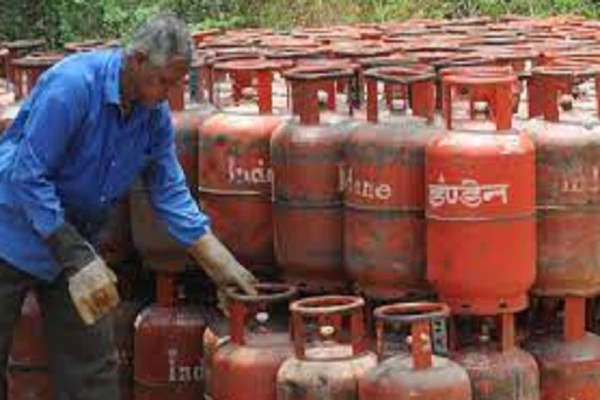 এবার থেকে গ্রাহকরা ইন্ডেনের এক্সট্রা ফার্স্ট সিলিন্ডার পাবেন ৷ এই গ্যাসটি উন্নতমানে হবে যেখানে রান্না অনেক তাড়াতাড়ি হয়ে যাবে ৷ সময় কম লাগার পাশাপাশি খাওয়ার কোয়ালিটি আরও ভাল হবে ৷