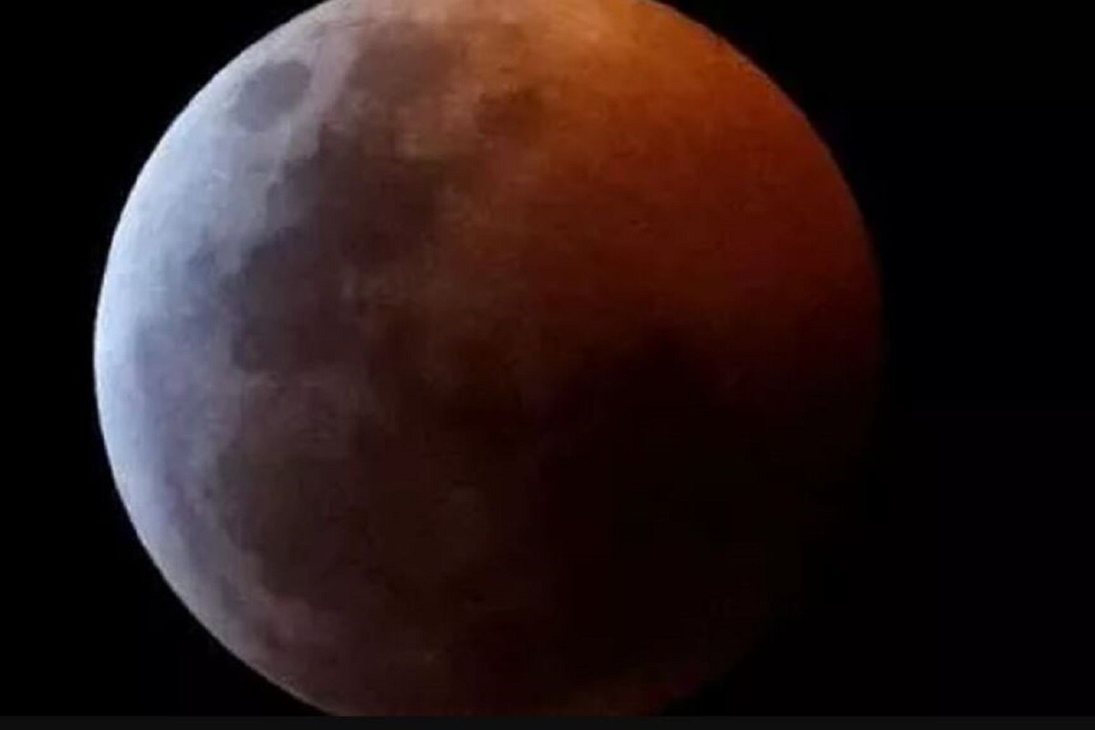 হিন্দু পঞ্চাঙ্গ অনুযায়ি উপচ্ছায়া চন্দ্রগ্রহণ বৃশ্চিক রাশি ও অনুরাধা নক্ষত্রে রয়েছে৷ বৈশাখ মাসে পূ্র্ণিমায় এই গ্রহণ হবে৷ গ্রহণের শুরু থেকে ছাড়া অবধি দেখা যাবে৷ হিন্দু পঞ্চাঙ্গ অনুযায়ি উপচ্ছায়া চন্দ্রগ্রহণ বৃশ্চিক রাশি ও অনুরাধা নক্ষত্রে রয়েছে৷ বৈশাখ মাসে পূ্র্ণিমায় এই গ্রহণ হবে৷ গ্রহণের শুরু থেকে ছাড়া অবধি দেখা যাবে৷