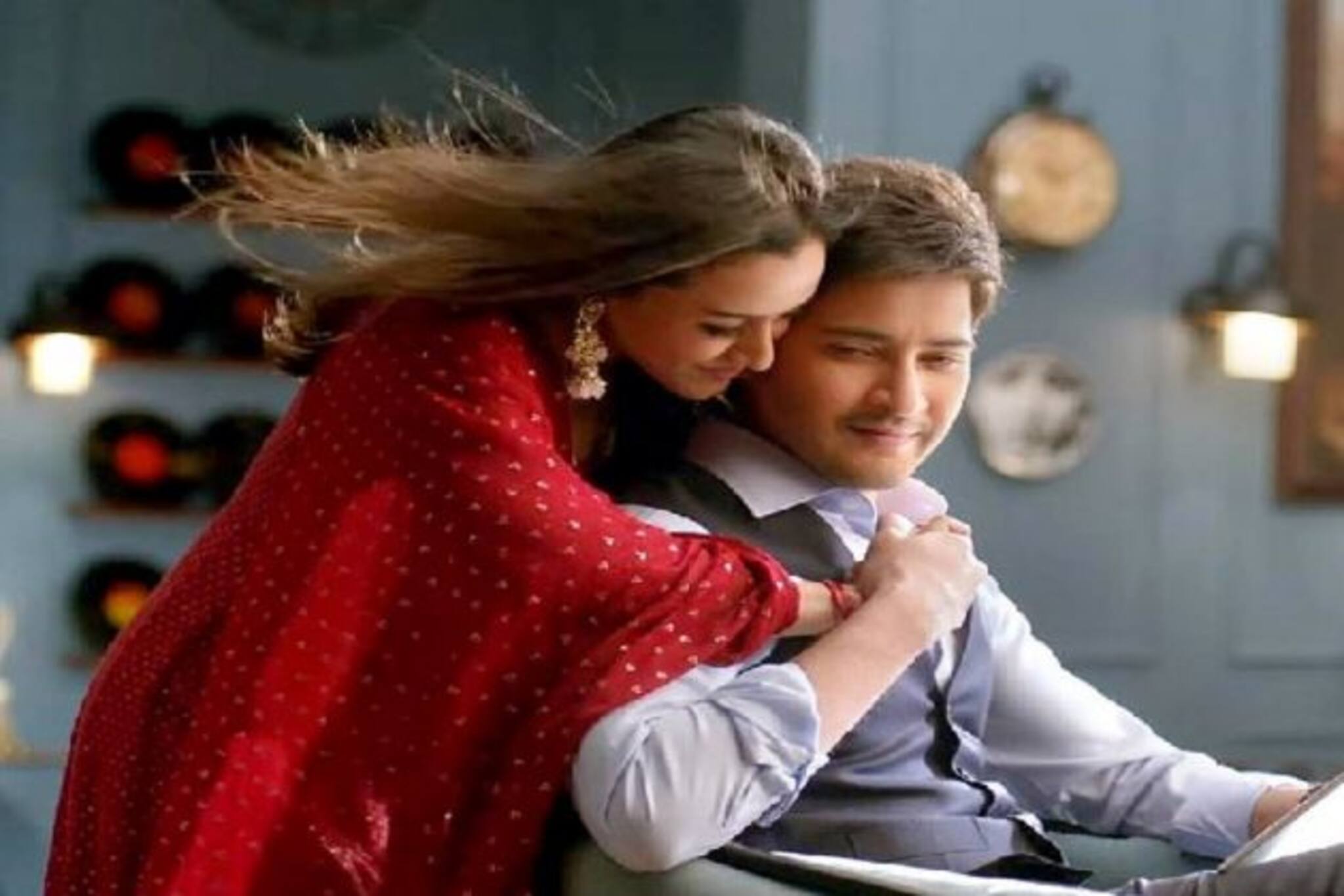 সকাল সকাল জড়িয়ে ধরা চাই-ই চাই! স্বামী মহেশবাবু-র সিক্রেট আউট অভিনেত্রী স্ত্রী-র, করলেন ছবি পোস্ট