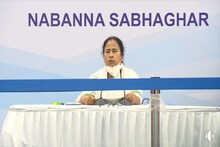 এখনই লকডাউন করবেন না মমতা, কোভিড মোকাবিলায় সব শক্তি দিয়ে ঝাঁপানোর নির্দেশ