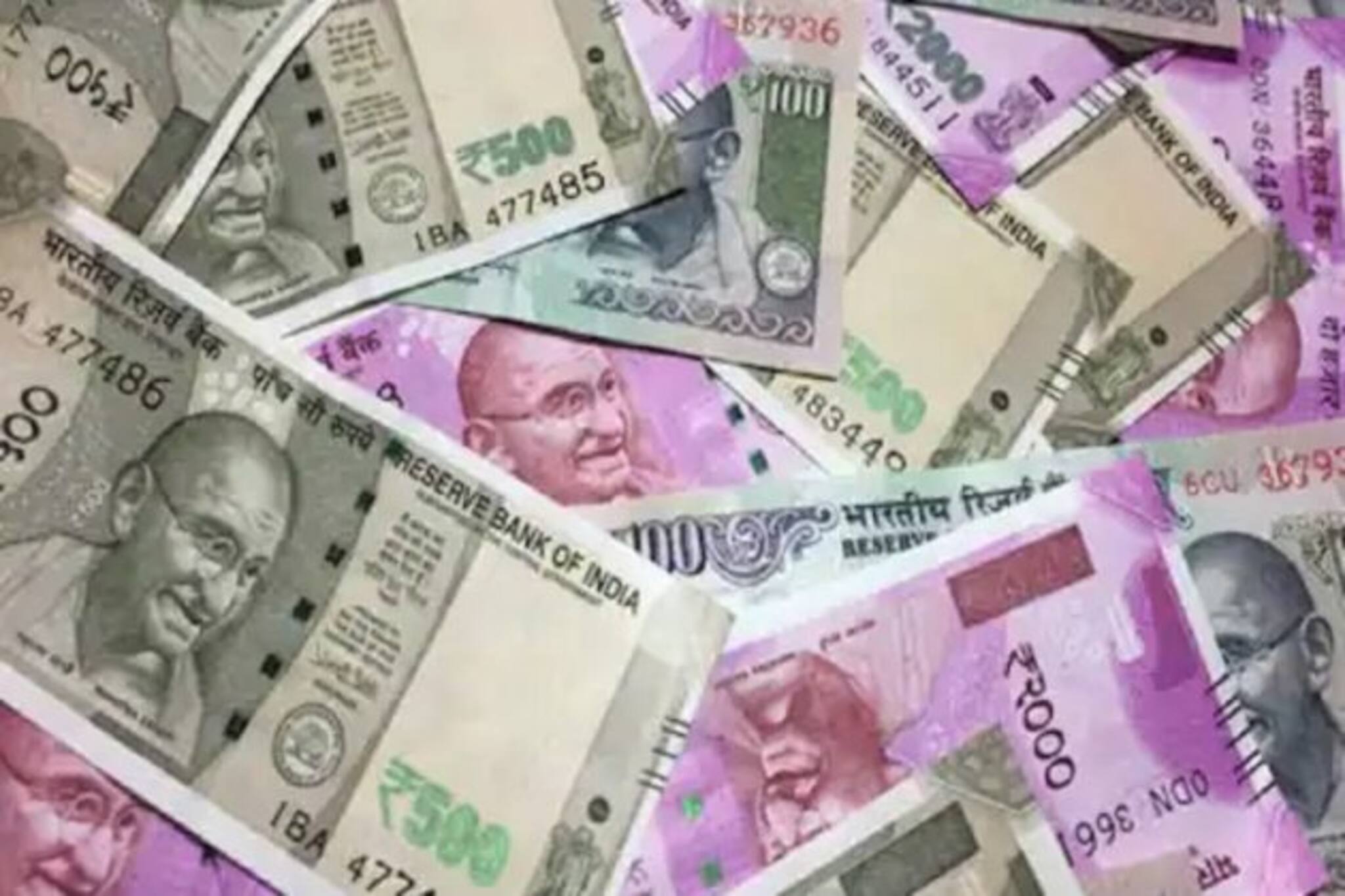 প্রতিদিন ১০০ টাকা করে জমিয়ে সহজেই হতে পারবেন ১৫ লক্ষ টাকার মালিক!