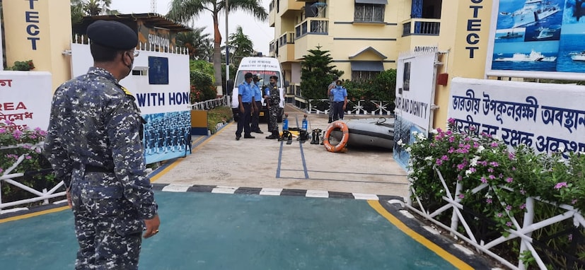 আবহাওয়া দফতর সূত্রে খবর, বুধবার সন্ধ্যায় স্থলভাগে আছড়ে পড়ার সময় ঘণ্টায় ১৫৫-১৬৫ কিলোমিটার বেগে বইতে পারে ইয়াস। কখনও কখনও ঝড়ের গতিবেগ ঘণ্টায় ১৮০ কিলোমিটারে পৌঁছে যেতে পারে বলেও আশঙ্কা দেখা দিয়েছে। 