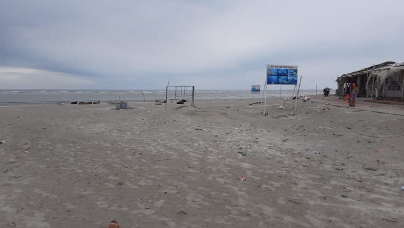 পরিস্থিতি দেখে, এখন থেকেই পূর্ণ প্রস্তুতি সেরে ফেলেছে রাজ্য সরকার। ঘূর্ণিঝড়ে সবচেয়ে বেশি ক্ষতিগ্রস্ত হওয়ার আশঙ্কা রয়েছে সুন্দরবনে। আর তাই সুন্দরবন কোস্টাল থানা ও গোসাবা থানার অধীনে সুন্দরবনের দ্বীপগুলিকে আলাদাভাবে গুরুত্ব দিচ্ছে রাজ্য প্রশাসন। ইতিমধ্যেই ওই পাঁচ দ্বীপের জন্য বিশেষ পুলিশ বাহিনী গঠন করা হয়েছে। 