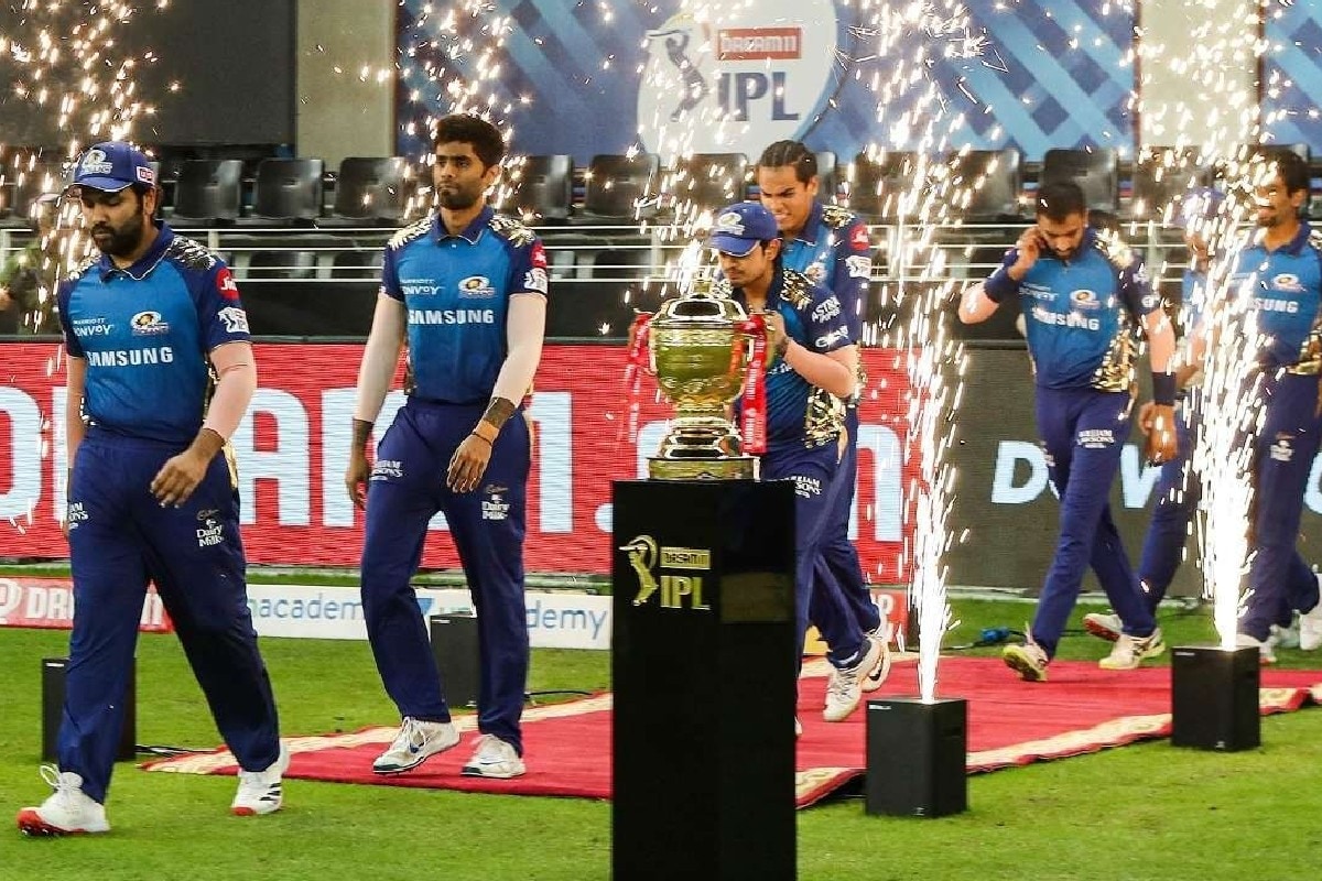 ৪ মে আইপিএল স্থগিত রাখার ঘোষণা করেছিল বিসিসিআই। তখনও বাকি ছিল ৩১ টি ম্যাচ। আর এবার আইপিএল শেষ করার ব্যবস্থা করে ফেলল ভারতীয় ক্রিকেট বোর্ড। আগেই জানা গিয়েছিল, দেশের বাইরে হতে পারে আইপিএলের বাকি ম্যাচ। ৪ মে আইপিএল স্থগিত রাখার ঘোষণা করেছিল বিসিসিআই। তখনও বাকি ছিল ৩১ টি ম্যাচ। আর এবার আইপিএল শেষ করার ব্যবস্থা করে ফেলল ভারতীয় ক্রিকেট বোর্ড। আগেই জানা গিয়েছিল, দেশের বাইরে হতে পারে আইপিএলের বাকি ম্যাচ।