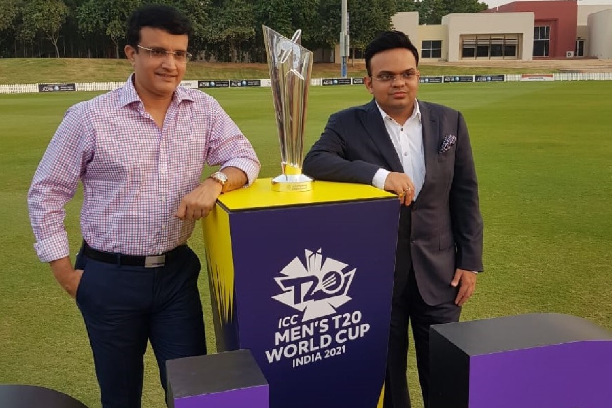 দুবাইতে হলেও আয়োজক হিসাবে থাকবে বিসিসিআই। তবে ভারতীয় সমর্থকরা দেশের মাটিতে বিশ্বকাপ দেখার সুযোগ ফস্কাবেন। দুবাইতে হলেও আয়োজক হিসাবে থাকবে বিসিসিআই। তবে ভারতীয় সমর্থকরা দেশের মাটিতে বিশ্বকাপ দেখার সুযোগ ফস্কাবেন।