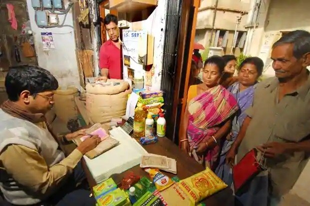 • সম্প্রতি করোনার কারণে বহু রাজ্যেই লকডাউন শুরু হয়েছে । লকডাউনে অত্যাবশ্যকীয় পণ্যে কিছু কিছু ছাড় দেওয়াও হয়েছে । তবে নিত্যপ্রয়োজনীয় খাদ্য সামগ্রী পেতে যাতে দারিদ্রসীমার নীচে থাকা মানুষদের কোনও অসুবিধা না হয়, সে কারণে এই সিদ্ধান্ত নেওয়া হয়েছে, রাজ্যগুলিকে রবিবার এই মর্মেই বিশেষ ব্যবস্থা করতে বলল কেন্দ্র সরকার। • সম্প্রতি করোনার কারণে বহু রাজ্যেই লকডাউন শুরু হয়েছে । লকডাউনে অত্যাবশ্যকীয় পণ্যে কিছু কিছু ছাড় দেওয়াও হয়েছে । তবে নিত্যপ্রয়োজনীয় খাদ্য সামগ্রী পেতে যাতে দারিদ্রসীমার নীচে থাকা মানুষদের কোনও অসুবিধা না হয়, সে কারণে এই সিদ্ধান্ত নেওয়া হয়েছে, রাজ্যগুলিকে রবিবার এই মর্মেই বিশেষ ব্যবস্থা করতে বলল কেন্দ্র সরকার।