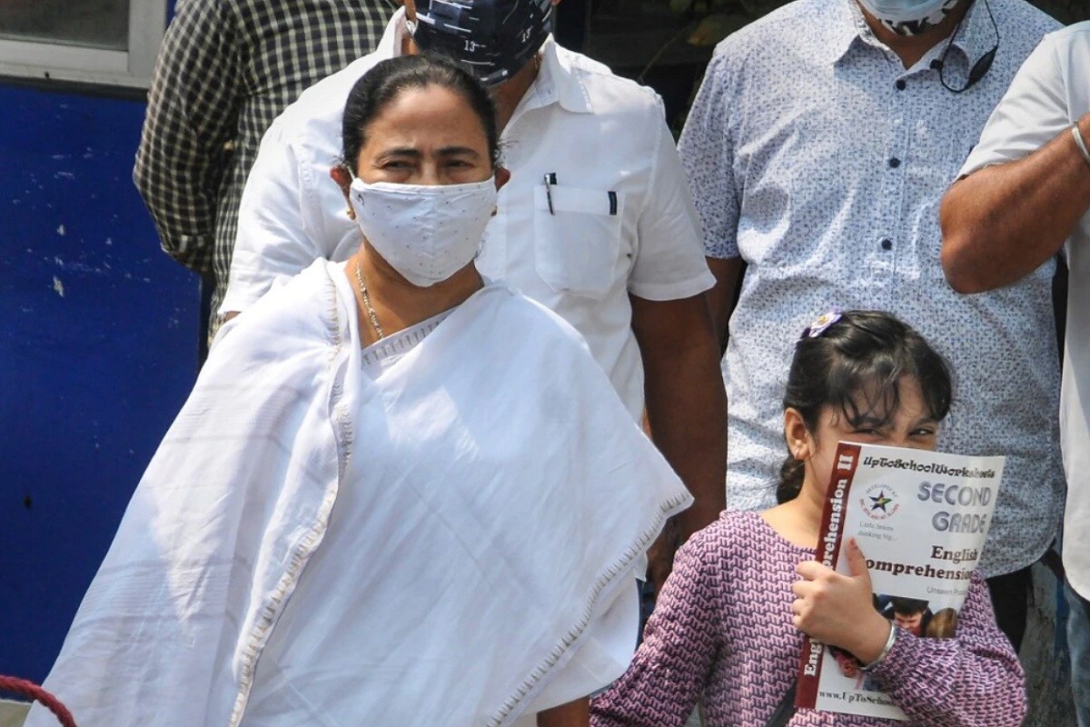 'শান্তিনিকেতন'-এর বাইরে সেদিন
