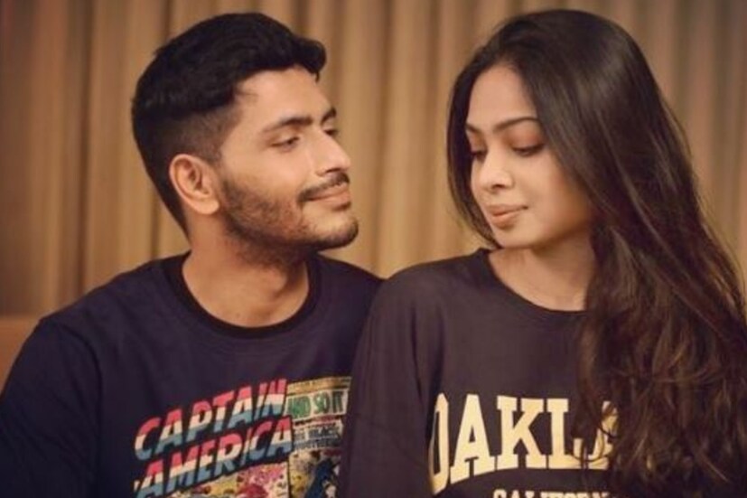 অর্জুন তো অভিনেতা হিসেবে জনপ্রিয়ই। পাশাপাশি সৃজাও একসময়ে চুটিয়ে মডেলিং করেছেন।
