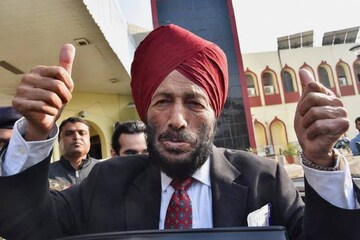Milkha Singh: করোনা আক্রান্ত 'ফ্লাইং শিখ', কিংবদন্তির জন্য চিন্তিত খেলার দুনিয়া Milkha Singh: করোনা আক্রান্ত 'ফ্লাইং শিখ', কিংবদন্তির জন্য চিন্তিত খেলার দুনিয়া