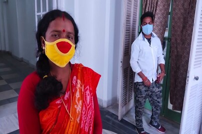 সকাল সকাল শপথ নিতে পৌঁছলেন বিজেপির চন্দনা বাউড়ি 