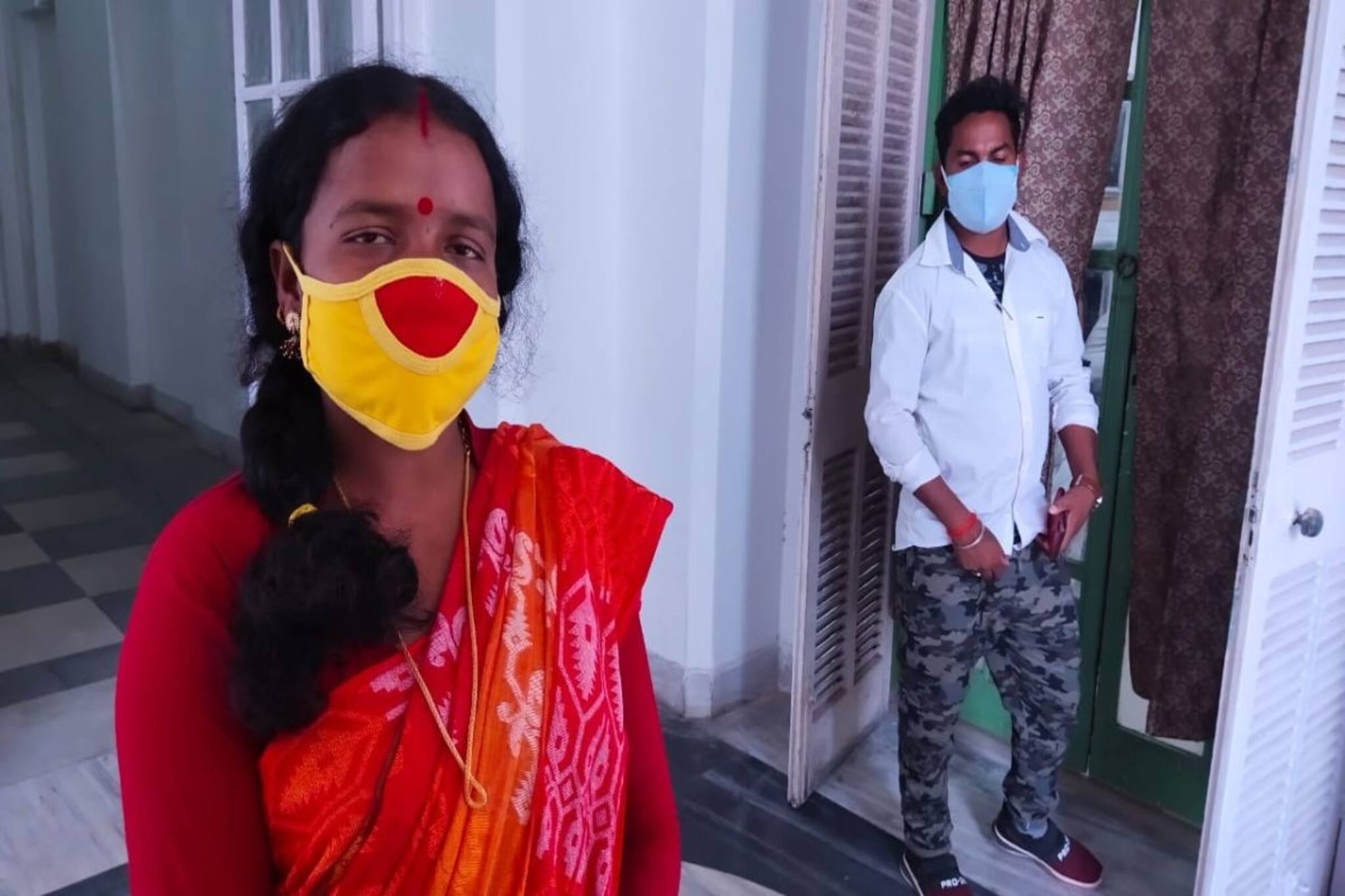 পরনে সেই সাদামাটা শাড়ি, সম্বল ভাড়ার গাড়ি, বিধানসভায় শপথ নিতে শালতোড়ার চন্দনা!