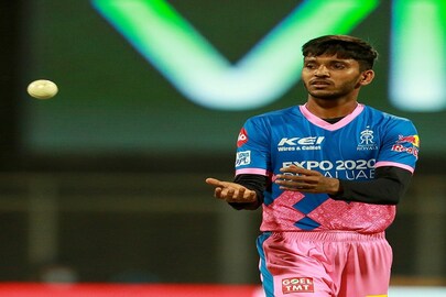 বাবাকে বাঁচাতে পারলেন না চেতন