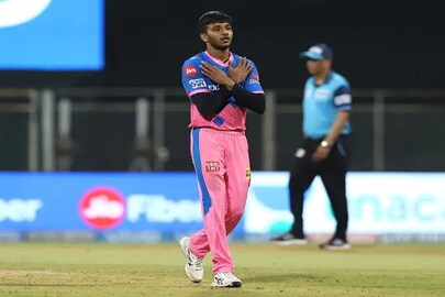 আইপিএলের টাকা দিয়েই বাবার চিকিৎসা করালেন চেতন