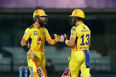 ১০৮ রানের পার্টনারশিপ গড়লেন মঈন এবং ফাফ
