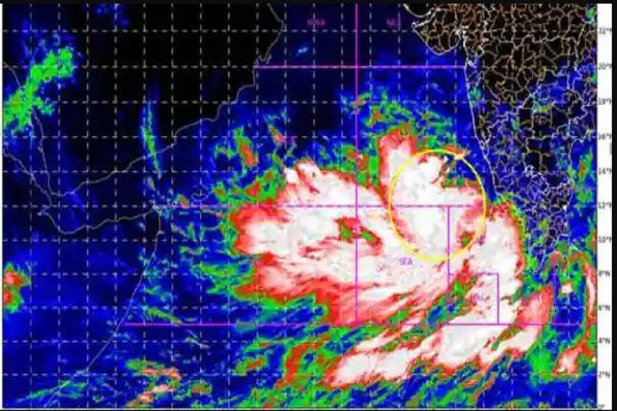 যা সম্ভবনা ছিল তাই হল৷ আরব সাগরে ঘণীভূত নিম্নচাপ Cyclone Tauktae -তে পরিণত হয়েছে৷ ১৬ তারিখ এই সাইক্লোনের ল্যান্ডফলের সম্ভবনা তৈরি হয়েছে৷ যা সম্ভবনা ছিল তাই হল৷ আরব সাগরে ঘণীভূত নিম্নচাপ Cyclone Tauktae -তে পরিণত হয়েছে৷ ১৬ তারিখ এই সাইক্লোনের ল্যান্ডফলের সম্ভবনা তৈরি হয়েছে৷