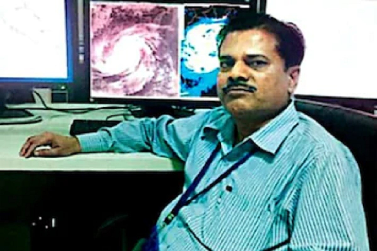 আবহাওয়া বিজ্ঞান যেন মৃত্যুঞ্জয় বাবুর একেবারে বা হাতের খেল। ফাইলিন, হুদহুদ, তিতলি, মেকুনু, ফণি ইত্যাদি ঘূর্ণিঝড়গুলির ক্ষেত্রে সঠিক সময়ে সঠিক পূর্বাভাস দিয়ে তিনি যে কত মানুষের প্রাণ বাঁচিয়েছেন, তার ইয়ত্তা নেই। গত বছর তাঁর দেওয়া আমফান ঘূর্ণিঝড়ের সঠিক পূর্বাভাস এবং ঝড়ের গতি প্রকৃতি নির্ধারণের ফলেও ঝড় মোকাবিলায় আগাম সতর্ক হওয়া গিয়েছিল। রাষ্ট্রপুঞ্জের পক্ষ থেকে প্রশংসিত হয়েছেন সাইক্লোন ম্যান মৃত্যুঞ্জয় বাবু। আবহাওয়া বিজ্ঞান যেন মৃত্যুঞ্জয় বাবুর একেবারে বা হাতের খেল। ফাইলিন, হুদহুদ, তিতলি, মেকুনু, ফণি ইত্যাদি ঘূর্ণিঝড়গুলির ক্ষেত্রে সঠিক সময়ে সঠিক পূর্বাভাস দিয়ে তিনি যে কত মানুষের প্রাণ বাঁচিয়েছেন, তার ইয়ত্তা নেই। গত বছর তাঁর দেওয়া আমফান ঘূর্ণিঝড়ের সঠিক পূর্বাভাস এবং ঝড়ের গতি প্রকৃতি নির্ধারণের ফলেও ঝড় মোকাবিলায় আগাম সতর্ক হওয়া গিয়েছিল। রাষ্ট্রপুঞ্জের পক্ষ থেকে প্রশংসিত হয়েছেন সাইক্লোন ম্যান মৃত্যুঞ্জয় বাবু।