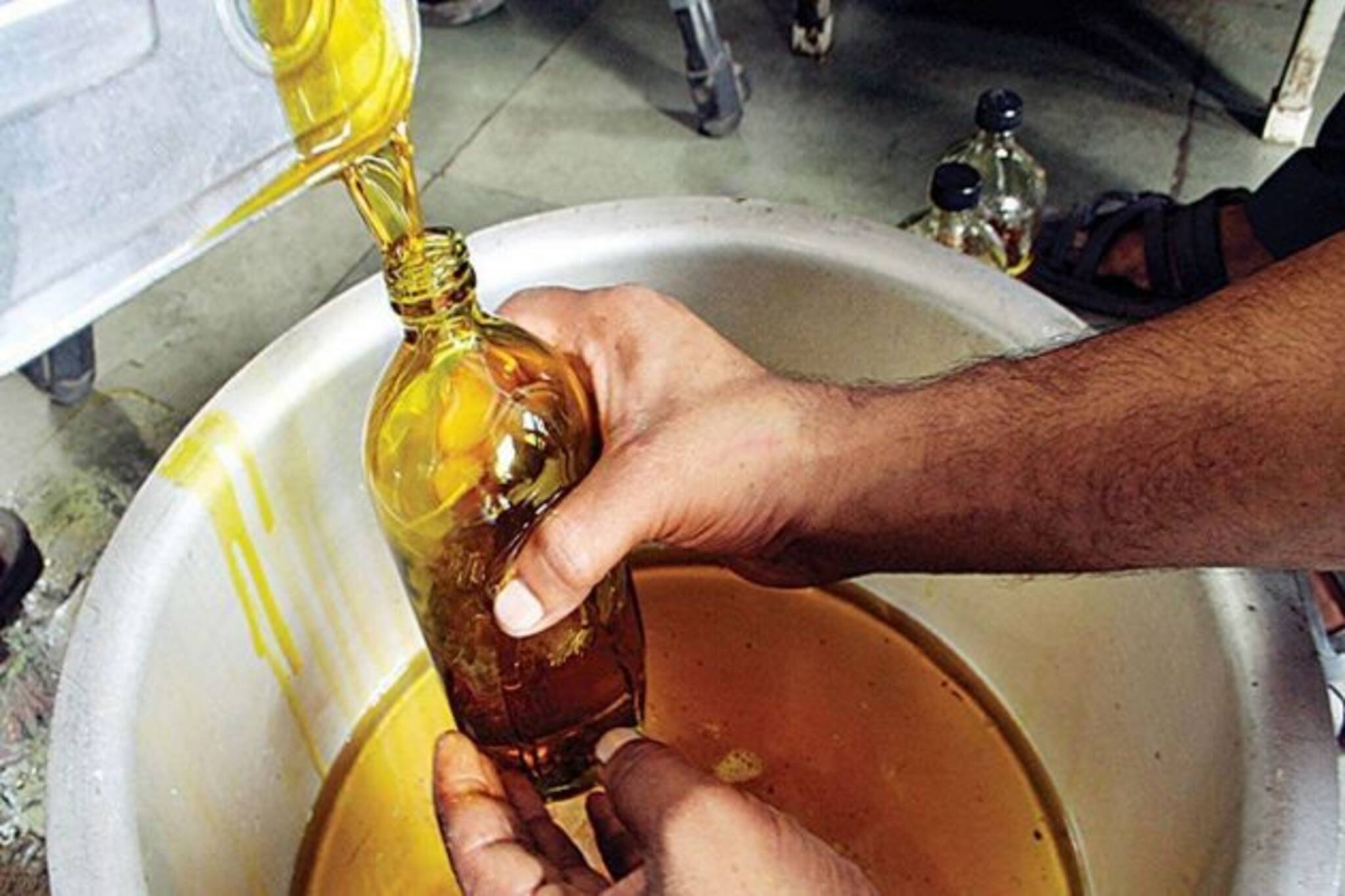 Edible Oil Price: ক্রমশই বেড়ে চলেছে ভোজ্য তেলের দাম, পরিস্থিতি সামাল দিতে সরকারের ব্যর্থতার কারণ কী?