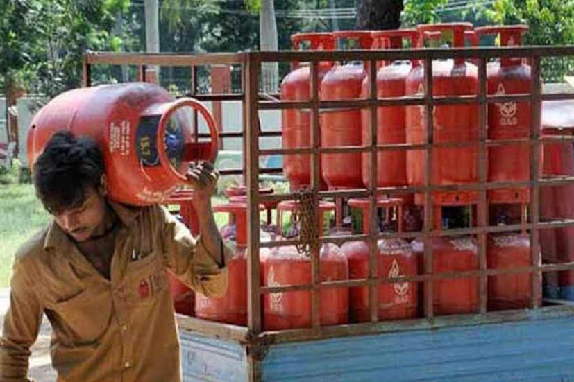 এই অফারের সুবিধা কেবল সেই গ্রাহকরা পাবেন যারা প্রথমবার পেটিএমের মাধ্যমে গ্যাস বুকিং করবেন ৷ গ্যাস বুকিংয়ের পেমেন্ট পেটিএমের মাধ্যমে করলে ৮০০ টাকার স্ক্র্যাচ কার্ড মিলবে ৷ এখানে ১০ টাকা থেকে ৮০০ টাকা পর্যন্ত ক্যাশব্যাক পাওয়ার সুযোগ রয়েছে ৷ 