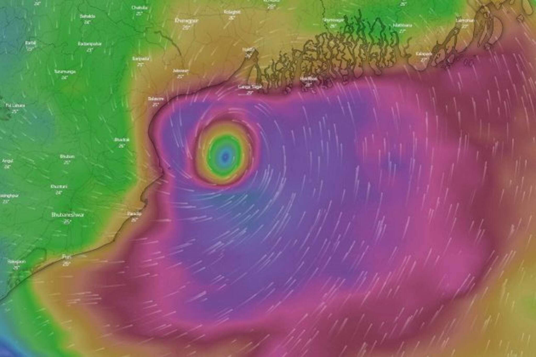 Cyclone Yaas Update: ল্যান্ডফল এখন শুধু সময়ের অপেক্ষা, ঘূর্ণিঝড়ের অবস্থান এখন ঠিক কোথায়? দেখে নিন
