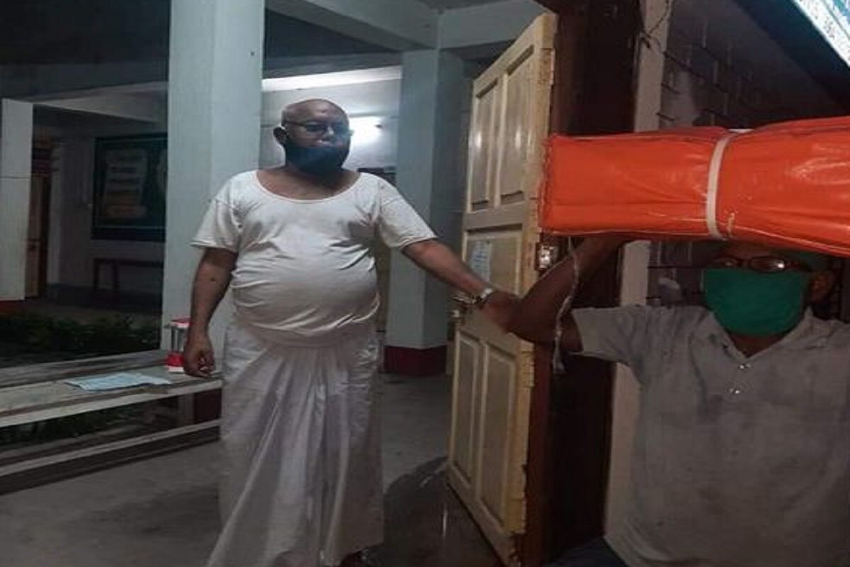সম্প্রতি ফেসবুকে কান্তি বাবু লেখেন, 'রাজ্য প্রতিবন্ধী সম্মিলনীর ত্রাণ কেন্দ্রর কাজ চলছে পুরোদস্তুর। আমি ফিরছি সুন্দরবনে ঝড়ের বিরুদ্ধে তৈরী হতে। রাজ্য সরকারের ও মানুষের কাছে দুটি আবেদন রয়েছে। ১: ফ্লাড শেল্টার এ মানুষকে আশ্রয় দেওয়ার আগে দেহের তাপমাত্রা দেখে নেওয়া হোক ও অসুস্থ সাধারণ মানুষের জন্য আলাদা আশ্রয় তৈরী করা হোক, যাতে গ্রামে করোনা আরো ছড়িয়ে না যায়। ২: মানুষ পানীয় ও দরকার পড়লে বৃষ্টির জল যেন জমা করে রাখেন কারণ বাঁধ ভাঙলে নোনা জল পান এর অযোগ্য।' সম্প্রতি ফেসবুকে কান্তি বাবু লেখেন, 'রাজ্য প্রতিবন্ধী সম্মিলনীর ত্রাণ কেন্দ্রর কাজ চলছে পুরোদস্তুর। আমি ফিরছি সুন্দরবনে ঝড়ের বিরুদ্ধে তৈরী হতে। রাজ্য সরকারের ও মানুষের কাছে দুটি আবেদন রয়েছে। ১: ফ্লাড শেল্টার এ মানুষকে আশ্রয় দেওয়ার আগে দেহের তাপমাত্রা দেখে নেওয়া হোক ও অসুস্থ সাধারণ মানুষের জন্য আলাদা আশ্রয় তৈরী করা হোক, যাতে গ্রামে করোনা আরো ছড়িয়ে না যায়। ২: মানুষ পানীয় ও দরকার পড়লে বৃষ্টির জল যেন জমা করে রাখেন কারণ বাঁধ ভাঙলে নোনা জল পান এর অযোগ্য।'