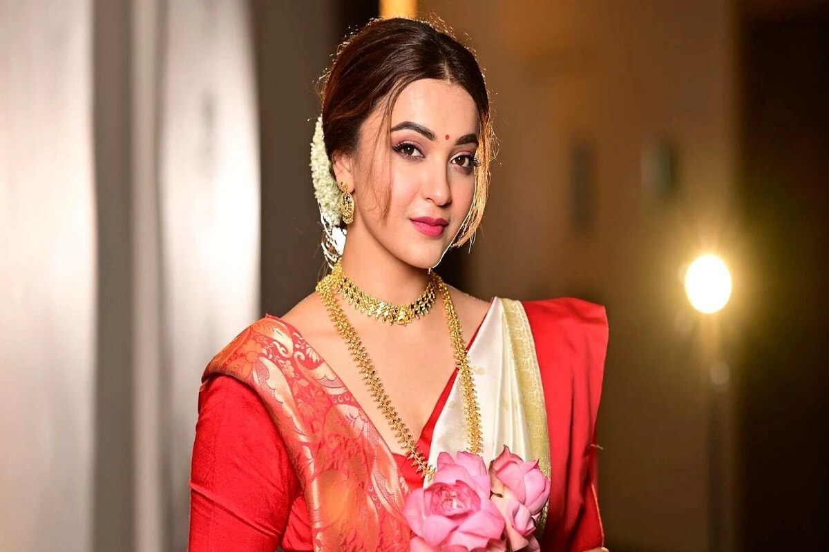 *কৃষ্ণনগর উত্তরের তৃণমূল প্রার্থী কৌশানি মুখোপাধ্যায় পিছিয়ে। সেই কেন্দ্রে এগিয়ে রয়েছেন বিজেপির হেভিওয়েট প্রার্থী মুকুল রায়। ফাইল ছবি। *কৃষ্ণনগর উত্তরের তৃণমূল প্রার্থী কৌশানি মুখোপাধ্যায় পিছিয়ে। সেই কেন্দ্রে এগিয়ে রয়েছেন বিজেপির হেভিওয়েট প্রার্থী মুকুল রায়। ফাইল ছবি।