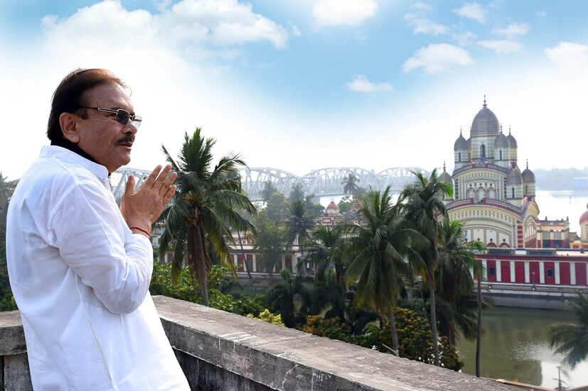 *উল্লেখ্য, ভোটপর্বে করোনা আক্রান্ত হয়েছিলেন মদন মিত্র। তার পর সুস্থ হয়ে উঠলেও, শরীর দুর্বলতা ছিলই। নারদকান্ডে গ্রেফতারির পর ফের শারীরিক অবস্থার অবনতি হয়। তারপরেই তাঁকে হাসপাতালে ভিরতি করা হয়। আপাতত উডবার্ন ওয়ার্ডের ১০৩ নম্বর ঘরে ভর্তি তিনি।  ফাইল ছবি।