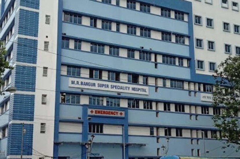 *এমআর বাঙুরেও ২টি অক্সিজেন ট্যাঙ্কার মজুত করা হয়েছে। বিদ্যুৎ সরবরাহ নিরবিচ্ছিন্ন রাখতে ডিজি জেনারেটরের জন্য ডিজেল মজুত করা হয়েছে। অক্সিজেনের গাড়ি ঢুকতে যাতে কোনওরকম অসুবিধা না হয় সে কারণে পুলিশের সঙ্গে গাড়ির রুটম্যাপ শেয়ার করবে হাসপাতাল। ফাইল ছবি। 