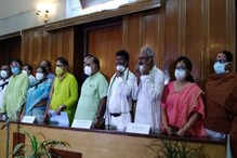 বিধানসভায় আজ শপথ নিলেন দুই মন্ত্রী-সহ ১১ জন! বাদ পড়লেন এক বিজেপি বিধায়ক বিধানসভায় আজ শপথ নিলেন দুই মন্ত্রী-সহ ১১ জন! বাদ পড়লেন এক বিজেপি বিধায়ক