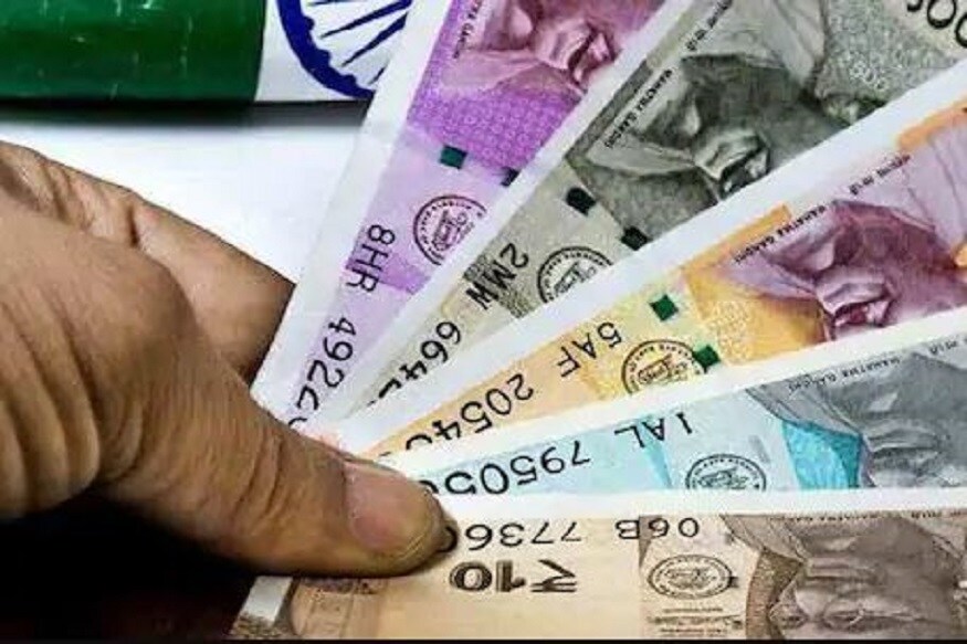 এখন করোনা ভাইরাসের চিকিৎসার জন্য পিএফ থেকে টাকা তোলা যাবে৷ এর আগে কেন্দ্র মার্চ ২০২০ তে প্রধানমন্ত্রী গরিব কল্যাণ যোজনা (PMGKY)-র অন্তর্গত এক বিশেষ পথ বাতলেছিল৷ যেখানে ইপিএফে-র সদস্যরা পিএফে-র ৭০ শতাংশ দুই ও তিন মাসের বেসিক স্যালারি ও ডিএ উঠাতে পারত৷ Photo-Representative এখন করোনা ভাইরাসের চিকিৎসার জন্য পিএফ থেকে টাকা তোলা যাবে৷ এর আগে কেন্দ্র মার্চ ২০২০ তে প্রধানমন্ত্রী গরিব কল্যাণ যোজনা (PMGKY)-র অন্তর্গত এক বিশেষ পথ বাতলেছিল৷ যেখানে ইপিএফে-র সদস্যরা পিএফে-র ৭০ শতাংশ দুই ও তিন মাসের বেসিক স্যালারি ও ডিএ উঠাতে পারত৷ Photo-Representative