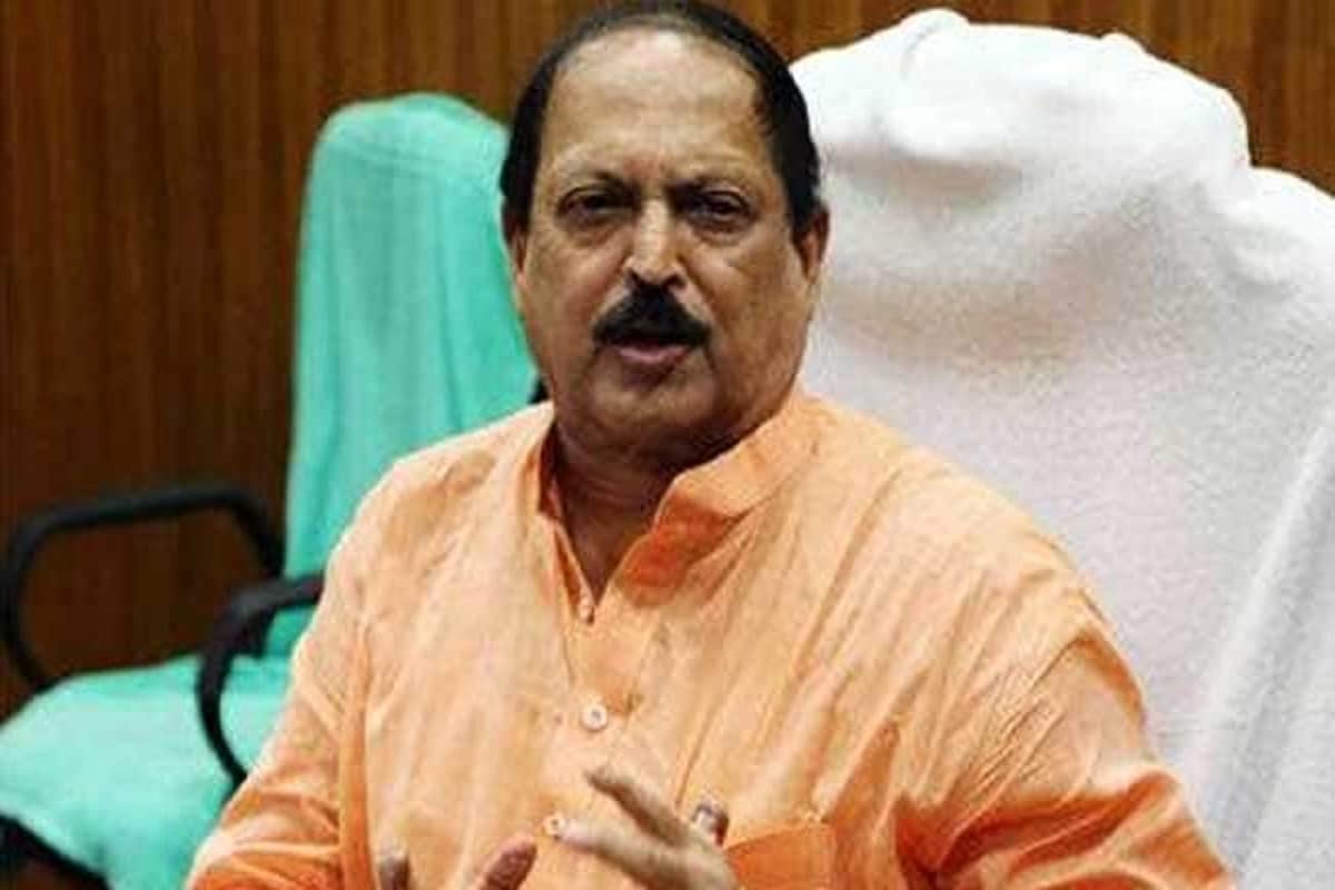 অপরদিকে, একবার এসএসকেএম থেকে জেলে ফিরে ফের হাসপাতালেই যেতে হয়েছে সুব্রত মুখোপাধ্যায়কে। তাঁর চেস্ট এক্স-রে, নেবুলাইজ করা হয়েছে। এই মুহূর্তে তাঁর অবস্থা স্থিতিশীল বলেই জানিয়েছেন চিকিৎসকেরা। সোমবার মানসিকভাবে ভেঙে পড়লেও বর্তমানে অনেকটাই চাঙ্গা রয়েছে সুব্রত মুখোপাধ্যায়। অপরদিকে, একবার এসএসকেএম থেকে জেলে ফিরে ফের হাসপাতালেই যেতে হয়েছে সুব্রত মুখোপাধ্যায়কে। তাঁর চেস্ট এক্স-রে, নেবুলাইজ করা হয়েছে। এই মুহূর্তে তাঁর অবস্থা স্থিতিশীল বলেই জানিয়েছেন চিকিৎসকেরা। সোমবার মানসিকভাবে ভেঙে পড়লেও বর্তমানে অনেকটাই চাঙ্গা রয়েছে সুব্রত মুখোপাধ্যায়।