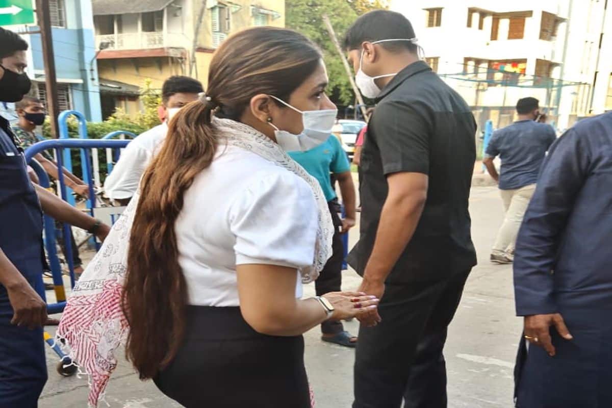  প্রেসিডেন্সি ছাড়লেন ফিরহাদ কন্যা 