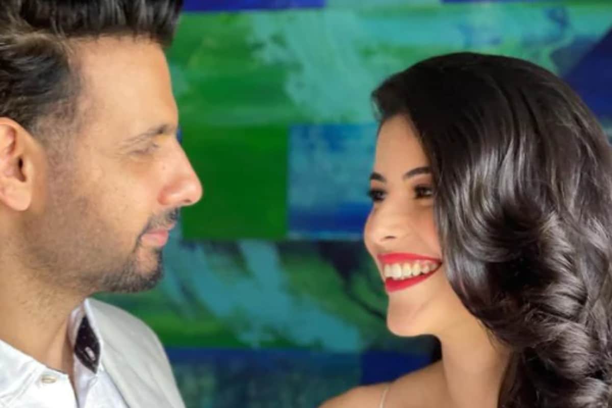 নিজেদের বিয়ে এমনিতেই পিছিয়েছিলেন তারকা জুটি। অবশেষে মুম্বই কোর্টে আইন মেনে গত ৬ মে বিয়ে করলেন তাঁরা। নিজেদের বিয়ে এমনিতেই পিছিয়েছিলেন তারকা জুটি। অবশেষে মুম্বই কোর্টে আইন মেনে গত ৬ মে বিয়ে করলেন তাঁরা।