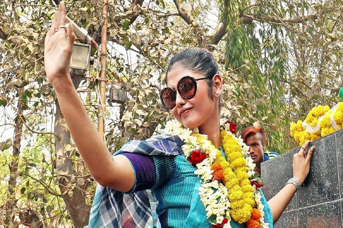 *আসানসোলেএগিয়ে তৃণমূল প্রার্থী সায়নী ঘোষ। সকালে এগিয়ে থাকলেও বেলা বাড়তেই পিছিয়ে রয়েছেন বিজেপি প্রার্থী অগ্নিমিত্রা পল। ফাইল ছবি। *আসানসোলেএগিয়ে তৃণমূল প্রার্থী সায়নী ঘোষ। সকালে এগিয়ে থাকলেও বেলা বাড়তেই পিছিয়ে রয়েছেন বিজেপি প্রার্থী অগ্নিমিত্রা পল। ফাইল ছবি।