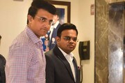মহামারীতে বিনোদনের ক্রিকেট! সৌরভের বোর্ডের বিরুদ্ধে হাজার কোটির মামলা