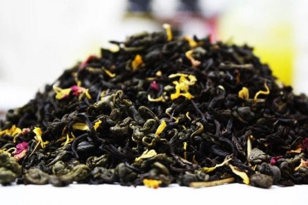 International Tea Day 2021: চা পাতা দিয়ে বাড়িতে বানিয়ে নিন দারুণ ফেস প্যাক!