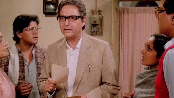 সত্যজিতের জীবনের শেষ পর্বের তিনটি ছবি 'গণশত্রু', 'শাখা-প্রশাখা' এবং 'আগন্তুক'। অসুস্থতার জন্য 'ঘরে-বাইরে'-র খানিকটা অংশের কাজ ব্যহত হয়েছিল। 'গণশত্রু' দিয়ে তাঁর কাহিনীচিত্র-নির্মাণে ফিরে আসা। ইতিমধ্যেই বিদেশে হার্ট সার্জারি হয়েছে, বড় রকমের কাজ কয়েক বছর বন্ধ রাখতে হয়েছিল। মূলত স্টুডিওর ভিতরে কাজ করার সীমাবদ্ধতা আরোপিত হওবার জন্য ছবির বিষয় নির্বাচনও সেই ভেবে করতে হয়েছি। এ-কালের সমাজের নানা ব্যাধি, ব্যাপক দুর্নীতি ও ধর্মচারণের নামে কুসংস্কার ও ব্যবসা ফুটে ওঠে 'গণশত্রু' ও 'শাখা-প্রশাখা'য়। সত্যজিতের জীবনের শেষ পর্বের তিনটি ছবি 'গণশত্রু', 'শাখা-প্রশাখা' এবং 'আগন্তুক'। অসুস্থতার জন্য 'ঘরে-বাইরে'-র খানিকটা অংশের কাজ ব্যহত হয়েছিল। 'গণশত্রু' দিয়ে তাঁর কাহিনীচিত্র-নির্মাণে ফিরে আসা। ইতিমধ্যেই বিদেশে হার্ট সার্জারি হয়েছে, বড় রকমের কাজ কয়েক বছর বন্ধ রাখতে হয়েছিল। মূলত স্টুডিওর ভিতরে কাজ করার সীমাবদ্ধতা আরোপিত হওবার জন্য ছবির বিষয় নির্বাচনও সেই ভেবে করতে হয়েছি। এ-কালের সমাজের নানা ব্যাধি, ব্যাপক দুর্নীতি ও ধর্মচারণের নামে কুসংস্কার ও ব্যবসা ফুটে ওঠে 'গণশত্রু' ও 'শাখা-প্রশাখা'য়।