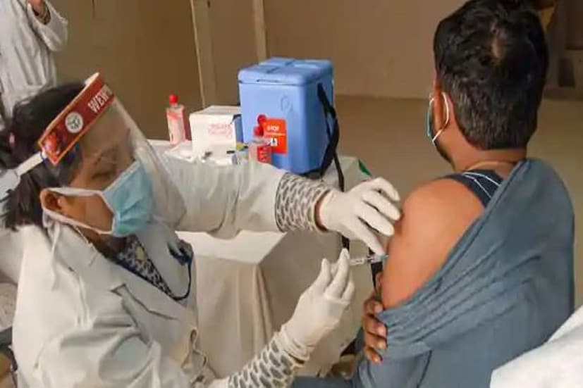 •২. রাজ্যগুলোকে জেলাভিত্তিক টিকাকরণ কর্মসূচির পথ অবলম্বন করার নির্দেশ দেওয়া হয়েছে। বলা হয়েছে যে ১৫ জুনের মধ্যে এই পরিকল্পনা বাস্তবায়িত করতে হবে। প্রতি জেলায়, প্রতি গ্রামে এই ভাবে টিকাকরণের বিষয়টি সুনিশ্চিত করতে পারলে অপচয় রোধ করা যাবে।